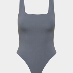 Babaton/Aritzia original contour square neck bodysuit | Size XS